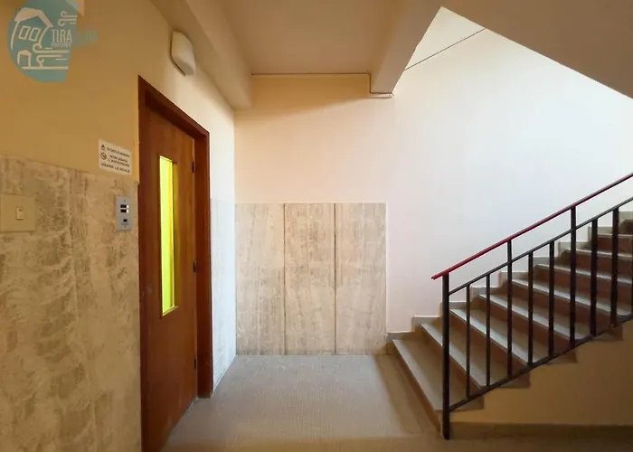 Economo B5 Tirabora Short Rent アパート *